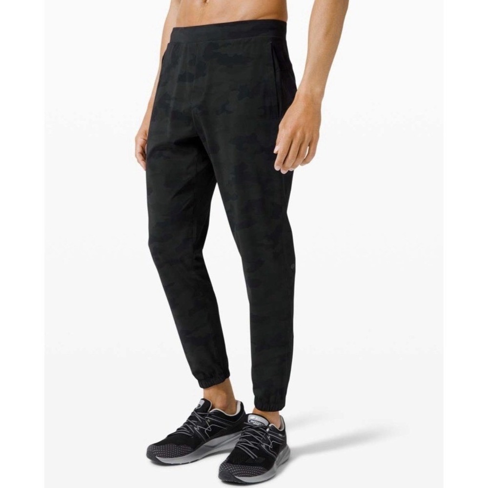 Lululemon Surge Joggers M heritage camo black Athleisure Running Gorpcore Sporty